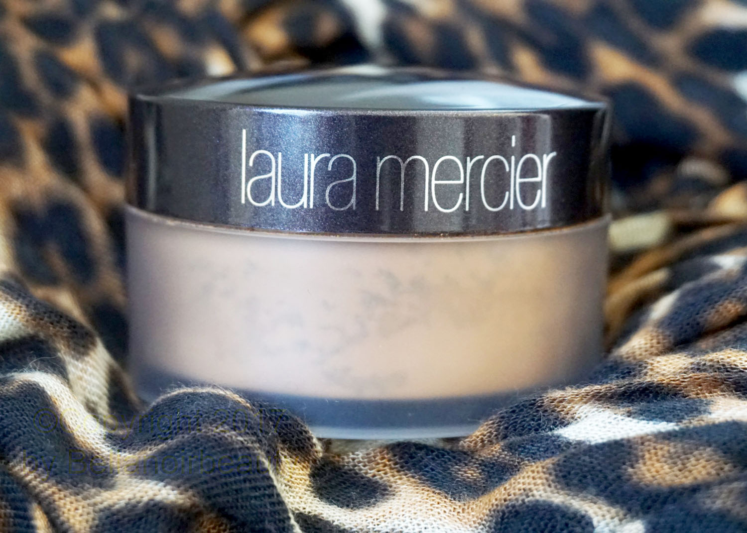 Laura Mercier Translucent Powder Medium Deep | bellanoirbeauty.com